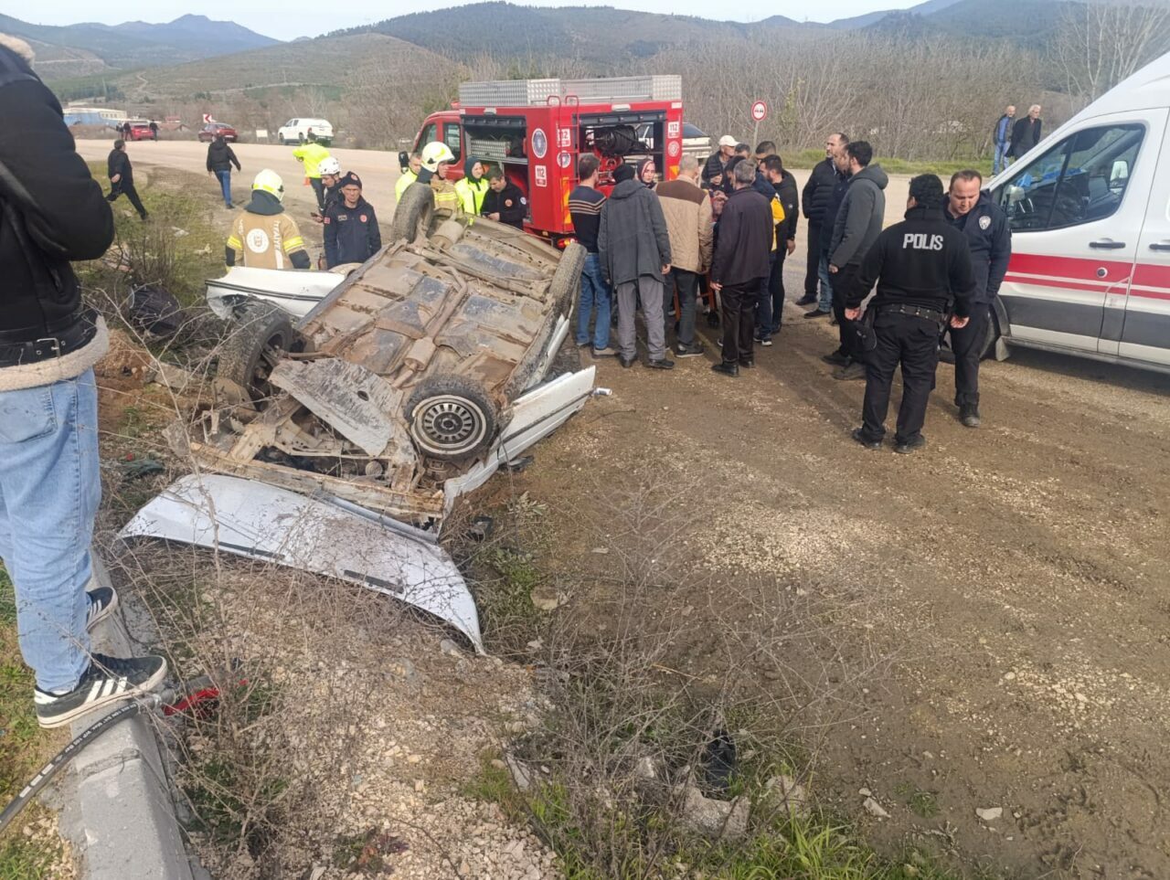 Bursa’da otomobil devrildi