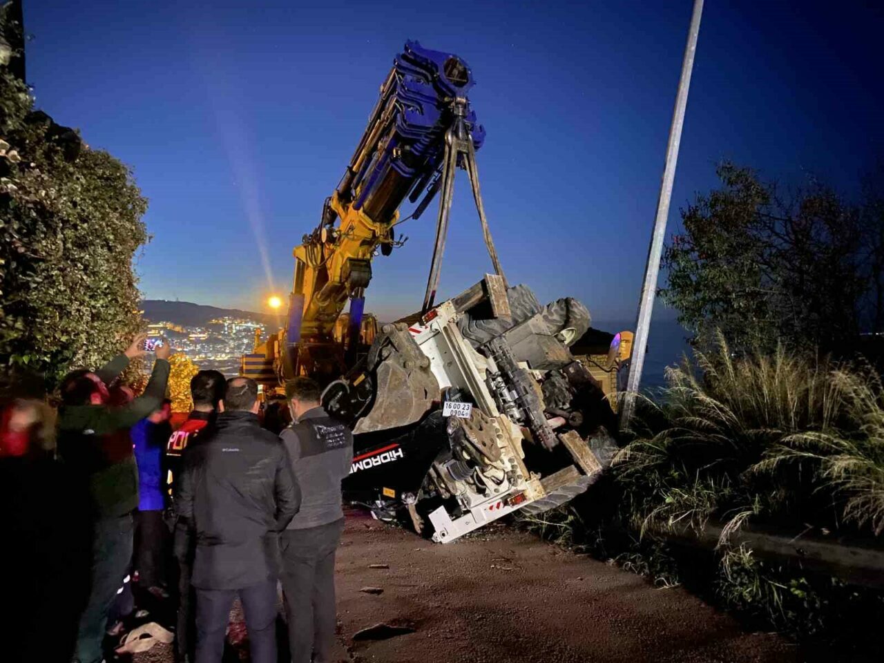 Bursa’da paniğe neden olan kaza! Bursa’da paniğe neden olan kaza!