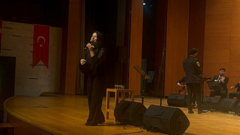 Bursa Büyükşehir Belediyesi Orkestra Şube Müdürlüğü Çalgıcı Mektebi Orkestrası tarafından