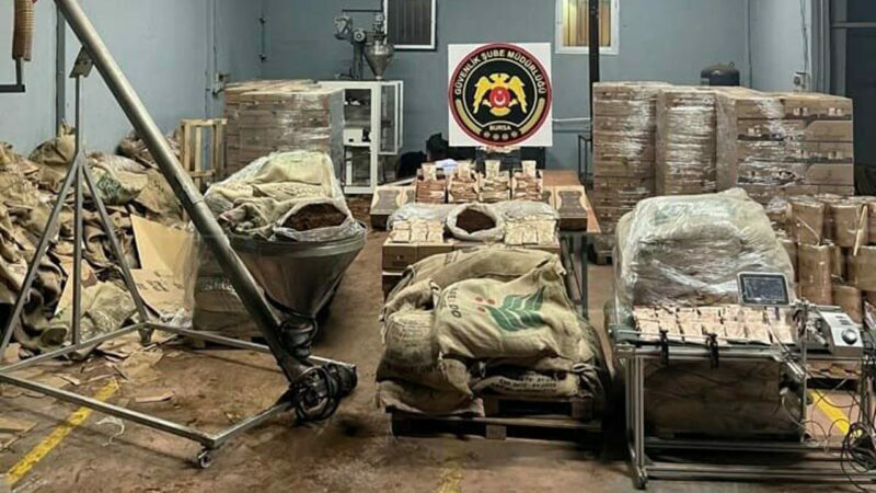 Bursa’da sahte kahve operasyonu: Tonlarca ürün ele geçirildi