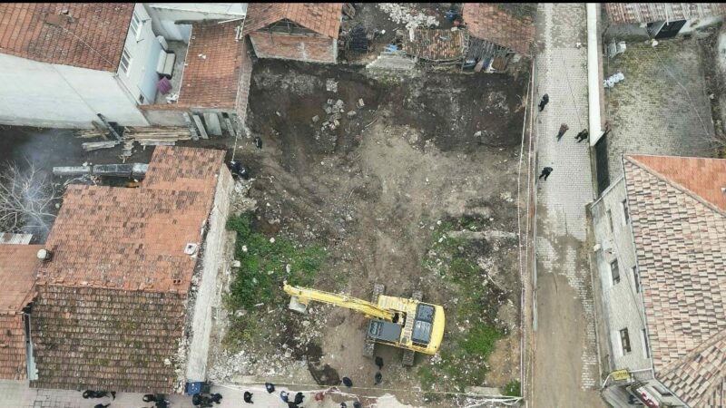 Bursa’da temel kazısında çıkanlar şok etti! Bursa’nın İnegöl ilçesinde site inşaatı için yapılan temel kazısında tarihi