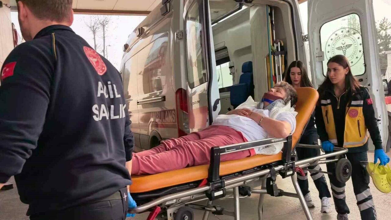 Bursa’da TIR ile karavan çarpıştı