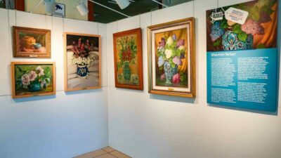 Bursa’da usta sanatçılardan ‘Mavinin Sırları’ sergisi