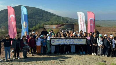 Bursa’da öğrencilerden vefat eden öğretmenlerine büyük vefa