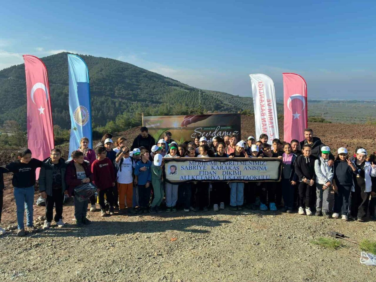 Bursa’da öğrencilerden vefat eden öğretmenlerine büyük vefa