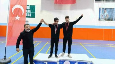 Bursa’daki o lise güreşte zirvede!