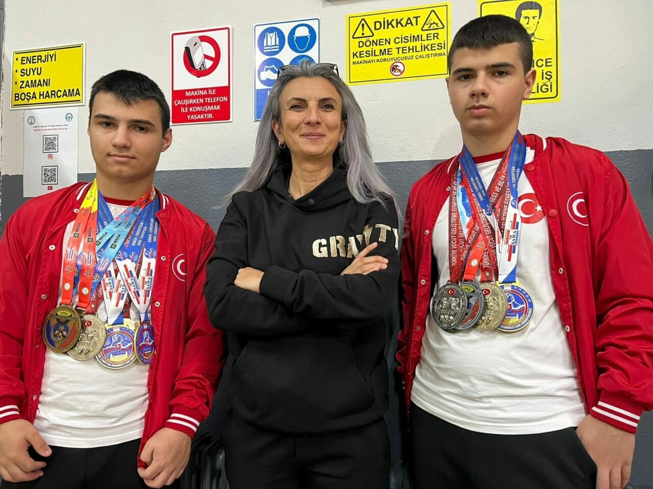 Bursalı ikizler dünya ve avrupa şampiyonu! Bursalı ikizler dünya ve avrupa şampiyonu!