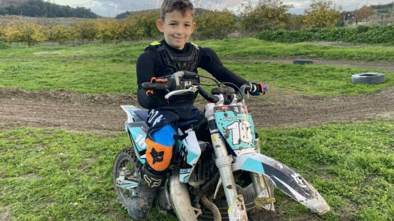 Bursalı minik motokrosçu şampiyon oldu