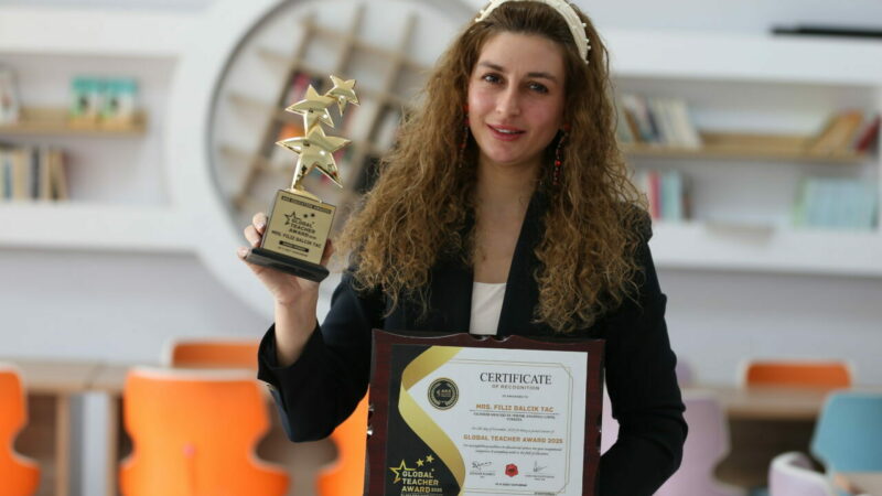 Bursalı öğretmene çifte uluslararası ödül