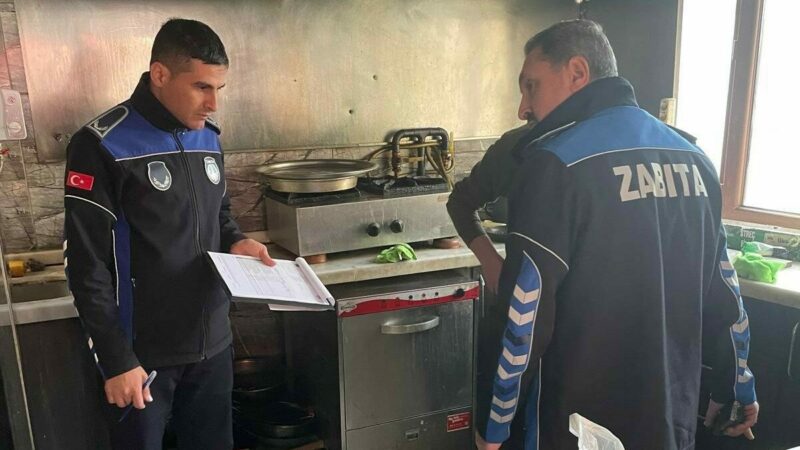 Bursa’nın o ilçesinde yeni yıl öncesi sıkı denetim İnegöl Belediyesi Zabıta Müdürlüğü, yılbaşı öncesi İlçe Tarım Müdürlüğü ile
