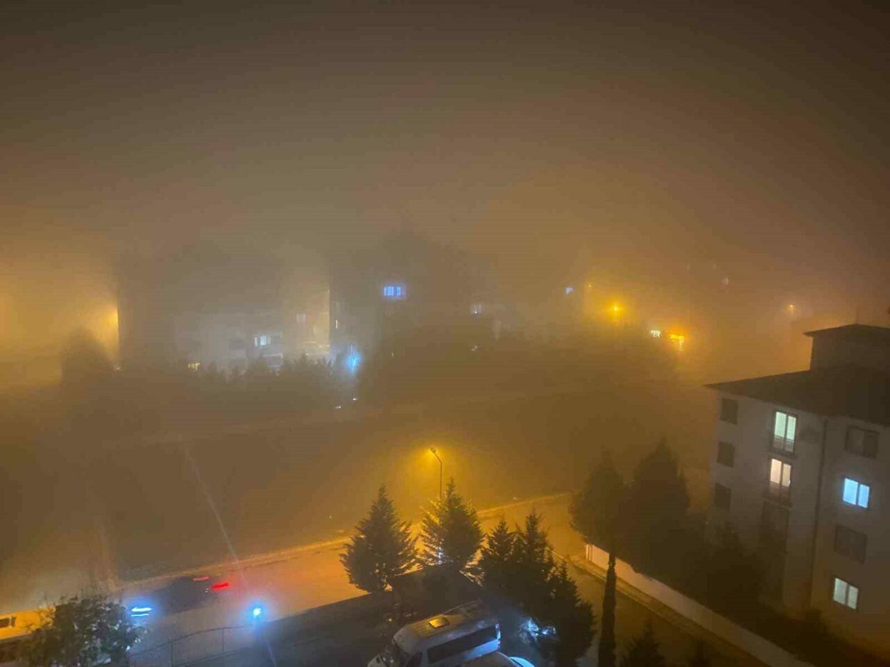 Bursa’nın o ilçesinde yoğun sis! Görüş mesafesi 1 metreye kadar düştü Bursa’nın o ilçesinde yoğun sis! Görüş mesafesi 1 metreye kadar düştü