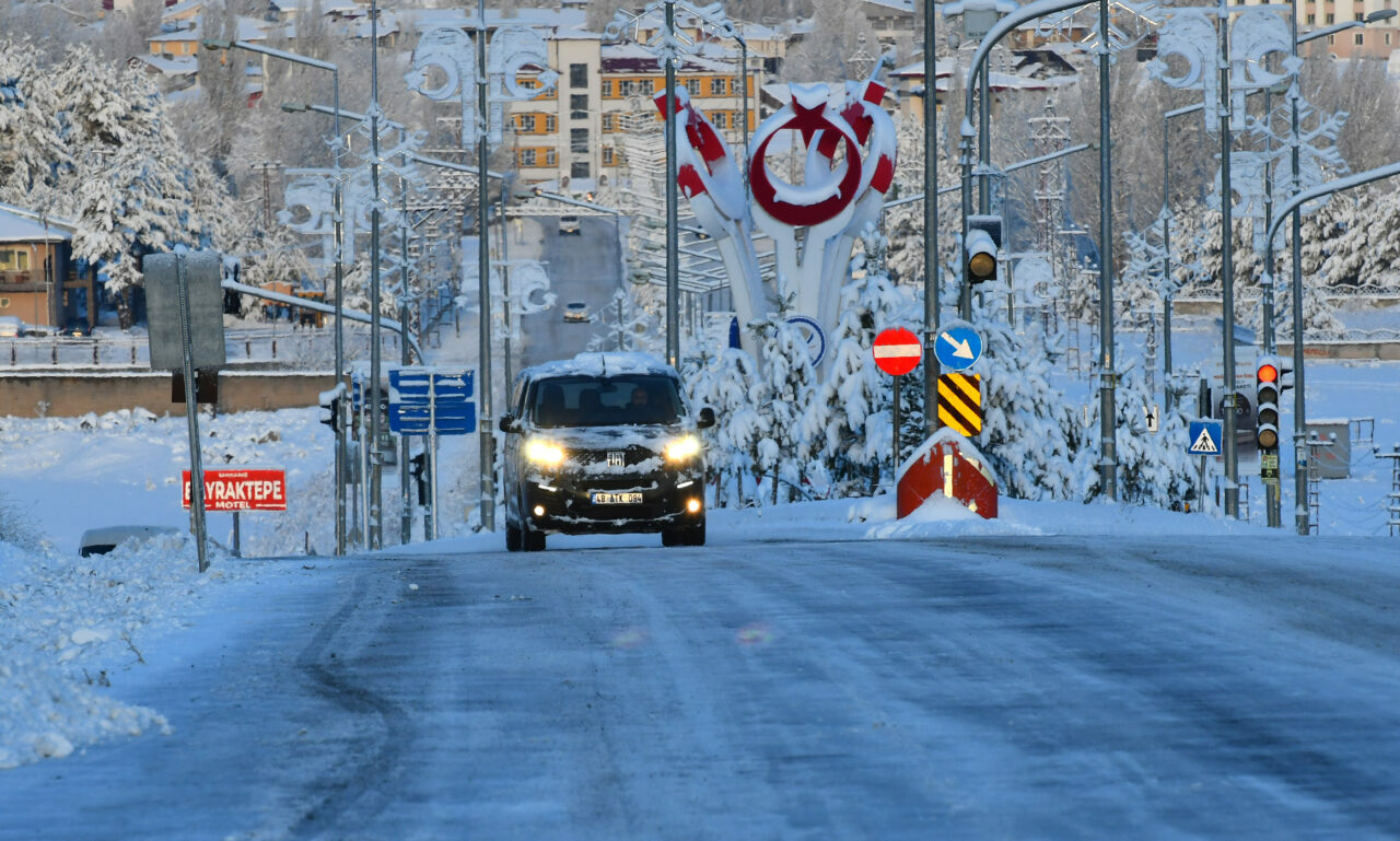 Doğu buz kesti Doğu buz kesti