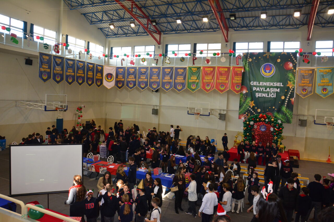 TED Bursa Koleji’nde 16. Geleneksel Paylaşım Şenliği gerçekleştirildi TED Bursa Koleji’nde 16. Geleneksel Paylaşım Şenliği gerçekleştirildi