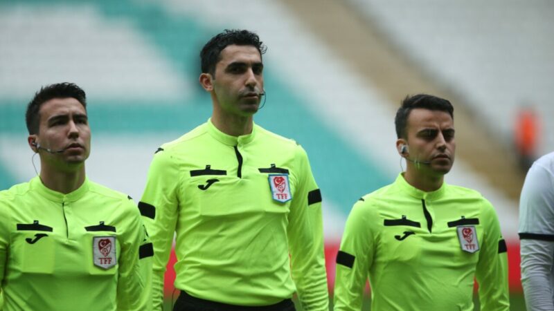 Bursaspor’un yarın deplasmanda oynayacağı Somaspor maçının hakemi açıklandı.
