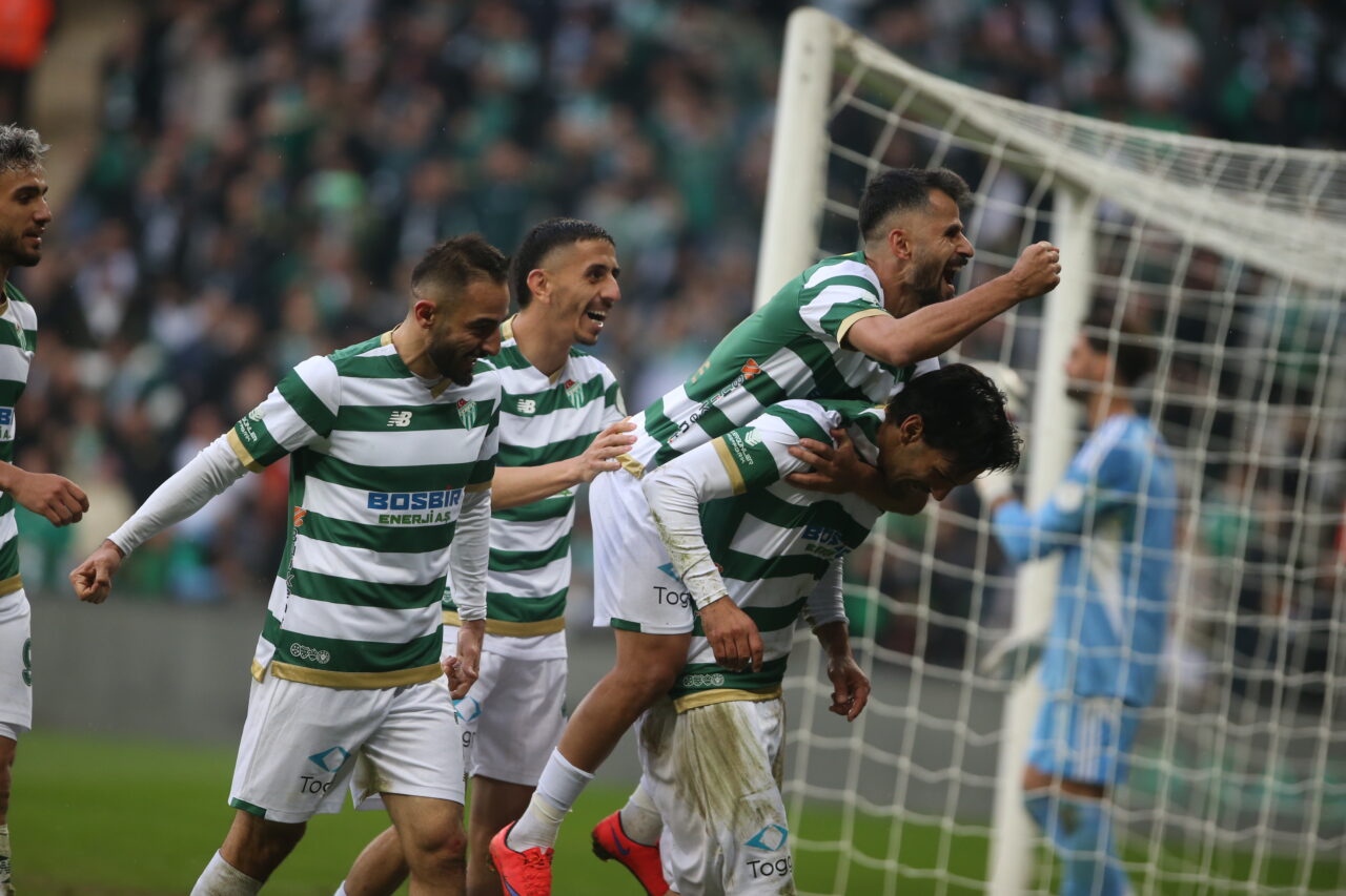 Bursaspor’un 33 golünün 21’inde bu üçlü var! Bursaspor’un 33 golünün 21’inde bu üçlü var!