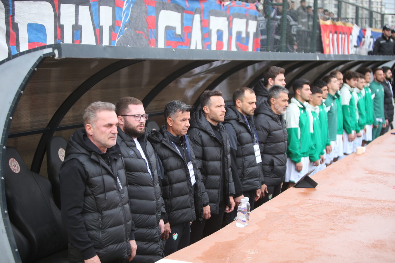 Bursaspor’un hocası Tahsin Tam’dan maç sonu 3 puan yorumu Bursaspor’un hocası Tahsin Tam’dan maç sonu 3 puan yorumu