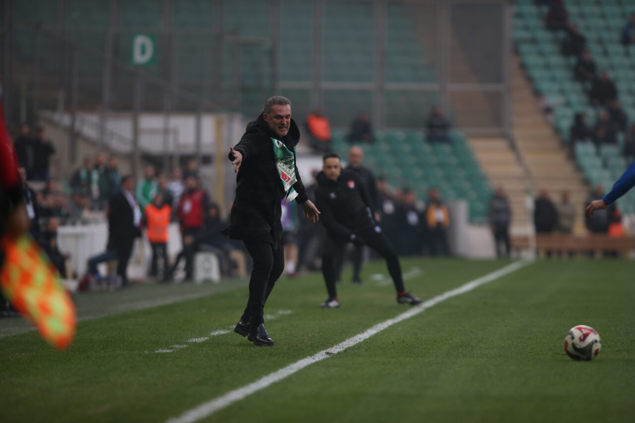Bursaspor’un hocası Tahsin Tam’dan maç sonu ‘4-0’ yorumu Bursaspor’un hocası Tahsin Tam’dan maç sonu ‘4-0’ yorumu