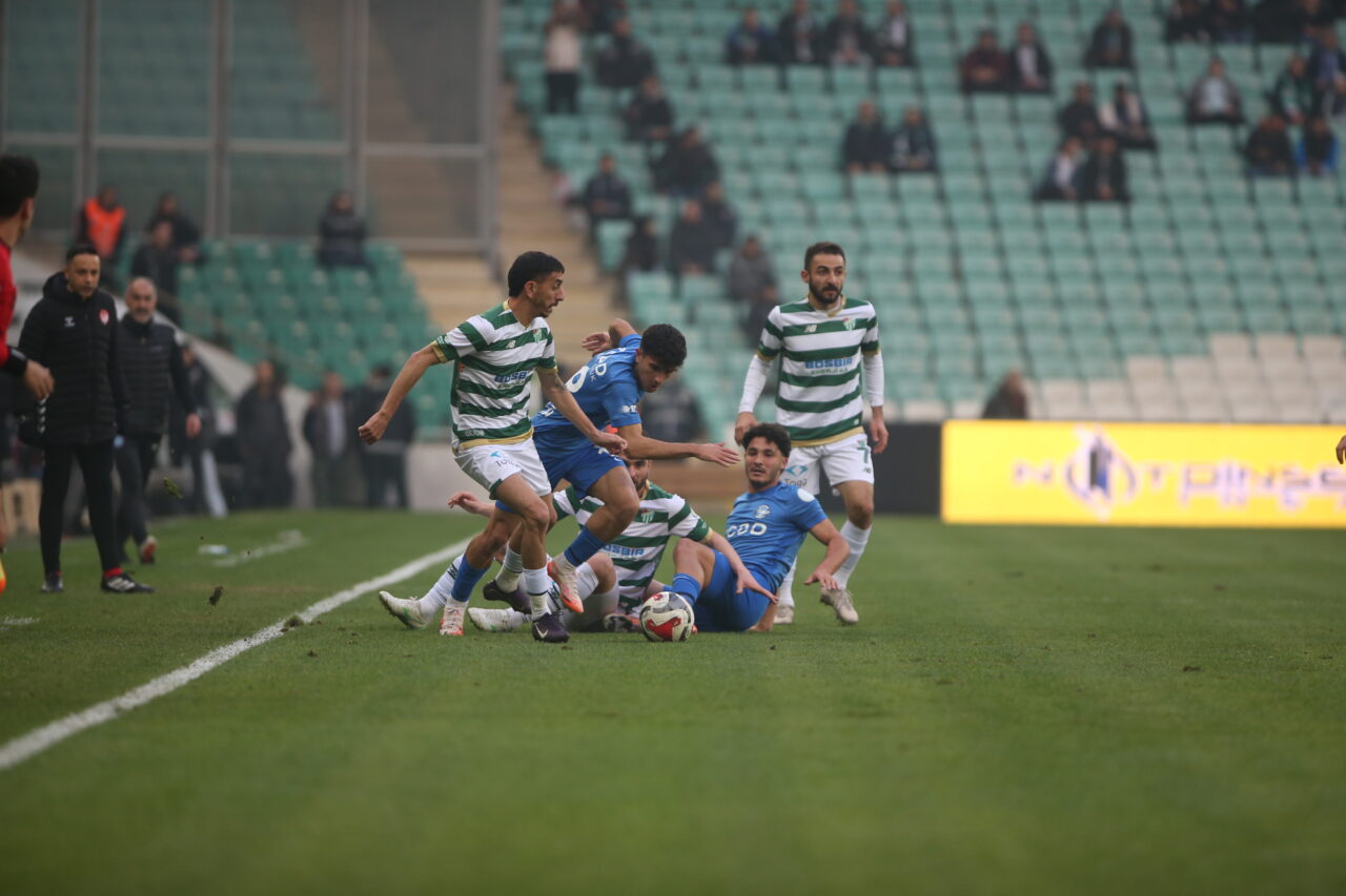Bursaspor ikinci yarıya da golle başladı Bursaspor ikinci yarıya da golle başladı