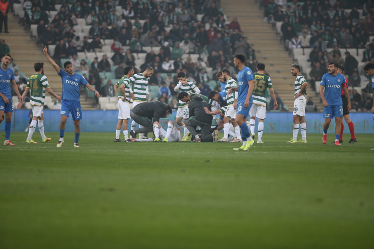 Bursaspor’da sakatlık şoku! Bursaspor’da sakatlık şoku!