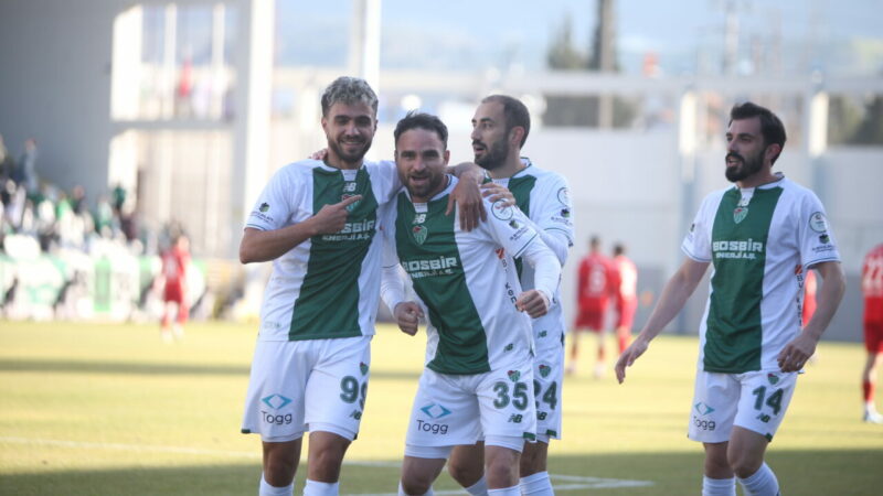 Bursaspor kaç gün izin yapacak? Tecrübeli futbolcuya ameliyat yolu…