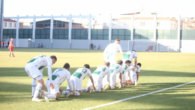Bursaspor’dan Soma’da süper skor; Şampiyonluk yürüyüşü Bursaspor’dan Soma’da süper skor; Şampiyonluk yürüyüşü