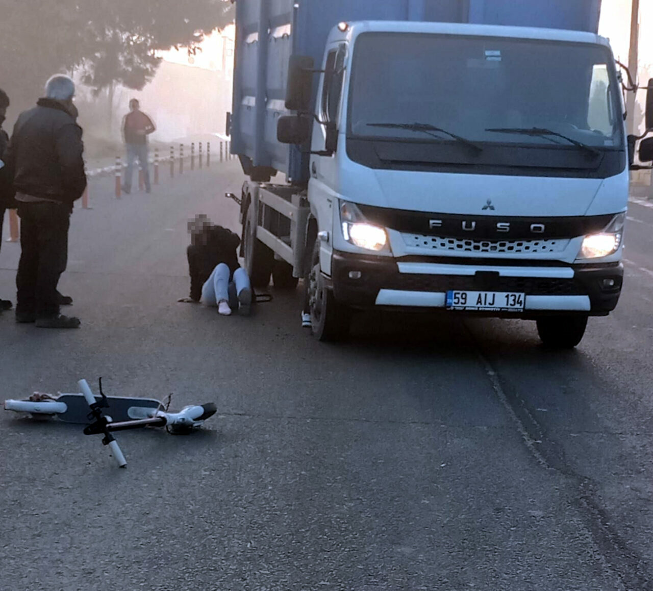 Feci kaza: Ayağının üzerinden geçti