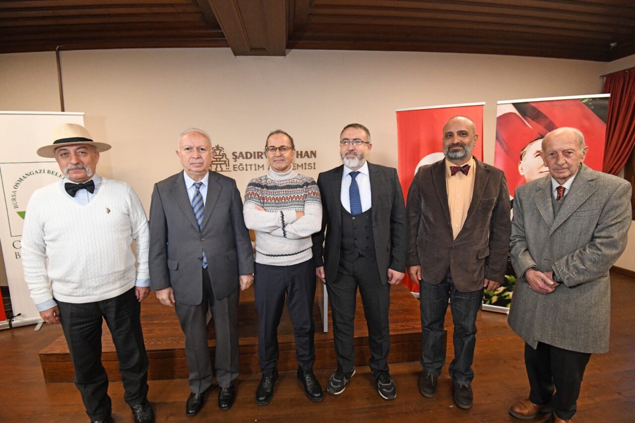 Bursa Osmangazi’de felsefenin ışığı insan haklarını aydınlattı Bursa Osmangazi’de felsefenin ışığı insan haklarını aydınlattı