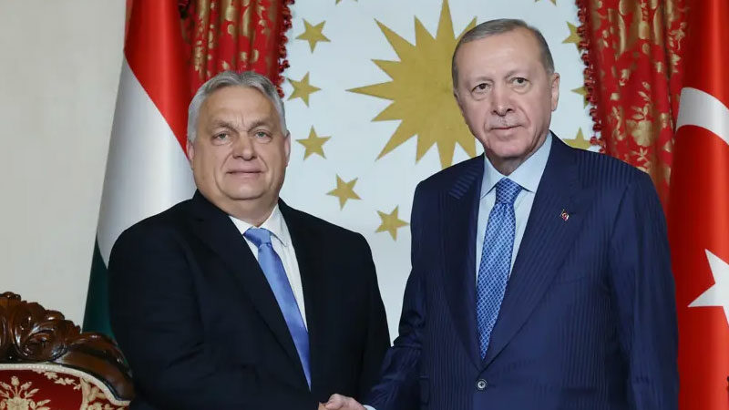 Cumhurbaşkanı Erdoğan: Barış için elden gelen gayreti göstereceğiz Cumhurbaşkanı Recep Tayyip Erdoğan, İstanbul'da Macaristan Başbakanı Viktor Orban'ı ağırladı.