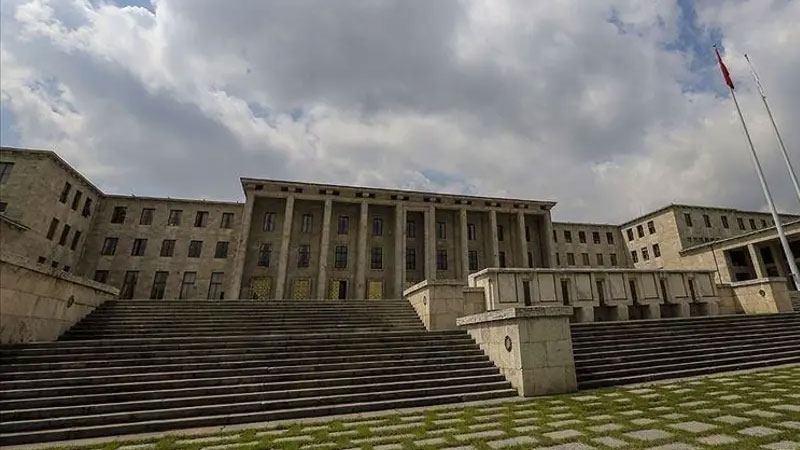 Meclis’te cinsel taciz soruşturması: 4 şüpheliden 3’ü tutuklandı Meclis’te cinsel taciz soruşturması: 4 şüpheliden 3’ü tutuklandı