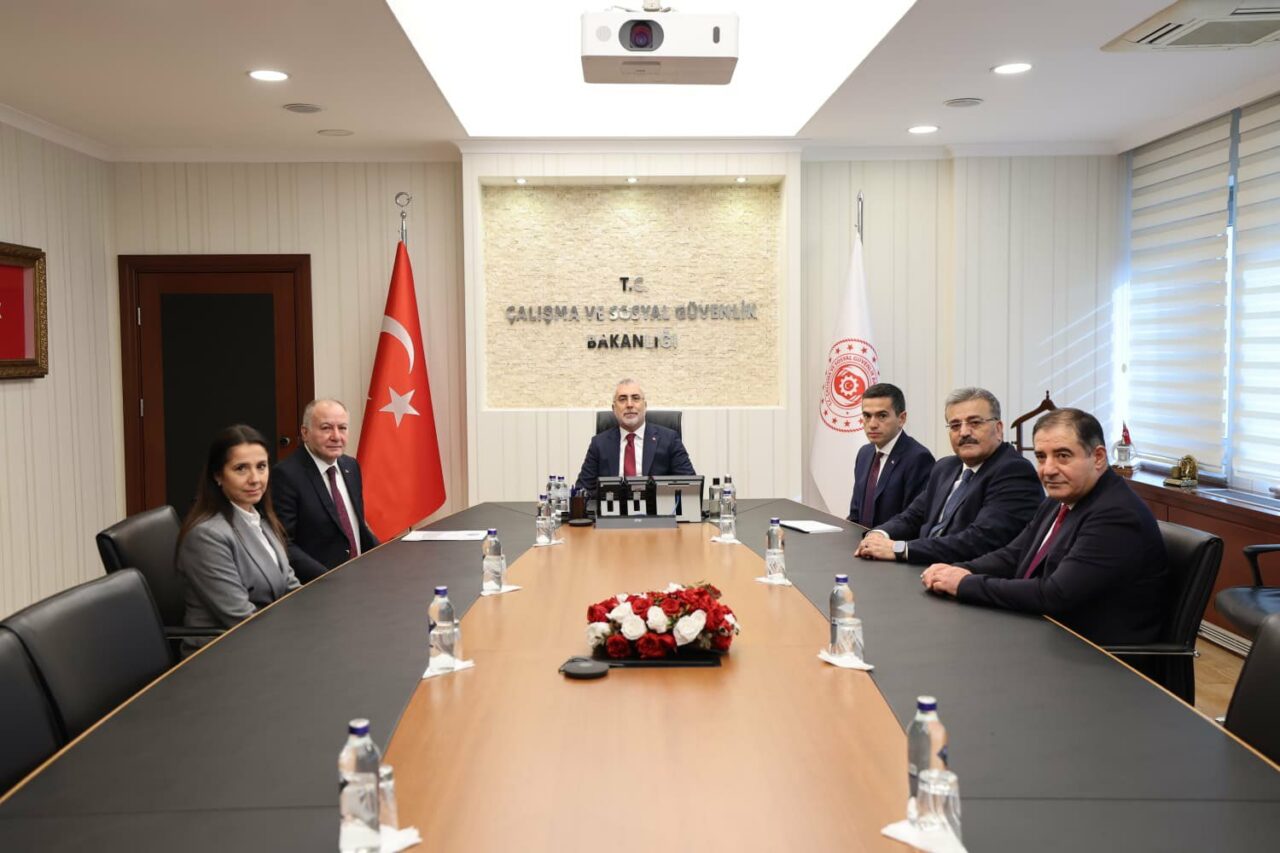 Asgari ücrette ilk toplantı sona erdi Asgari ücrette ilk toplantı sona erdi