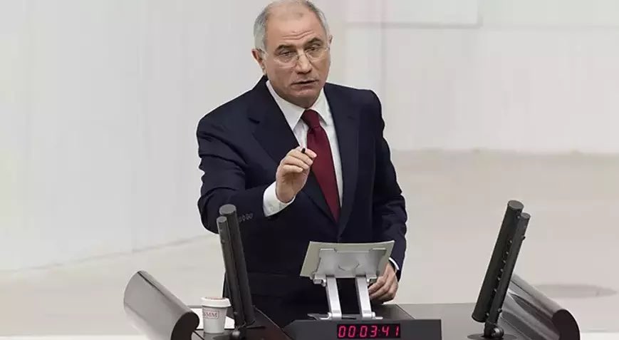 Bursa’nın en yüksek unvanlı siyasetçisinden dikkat çeken bütçe hedefi Bursa’nın en yüksek unvanlı siyasetçisinden dikkat çeken bütçe hedefi