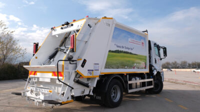 Bursa’nın bu ilçesine yeni çöp toplama araçları! Yapay zeka destekli…