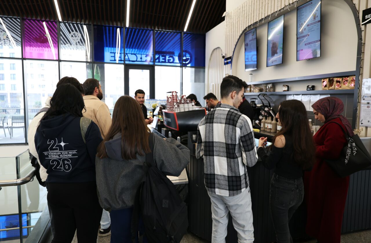 Bursalı gençler buranın müdavimi oldu! 310 bin kişi geldi… Bursalı gençler buranın müdavimi oldu! 310 bin kişi geldi…