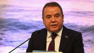 Muhittin Böcek hastaneye kaldırıldı