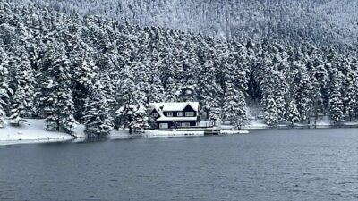 Gölcük Tabiat Parkı’nda kış manzaraları