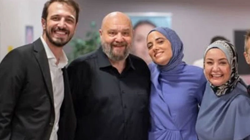 Kızılcık Şerbeti’nin yıldızından Bursa’daki öğretmenine ziyaret