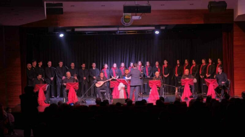 İnegöl Belediyesi THM Gençlik Korosu’ndan kulakların pasını silen konser İnegöl Belediyesi Türk Halk Müziği (THM) Gençlik Korosu, Türkülerle Anadolu
