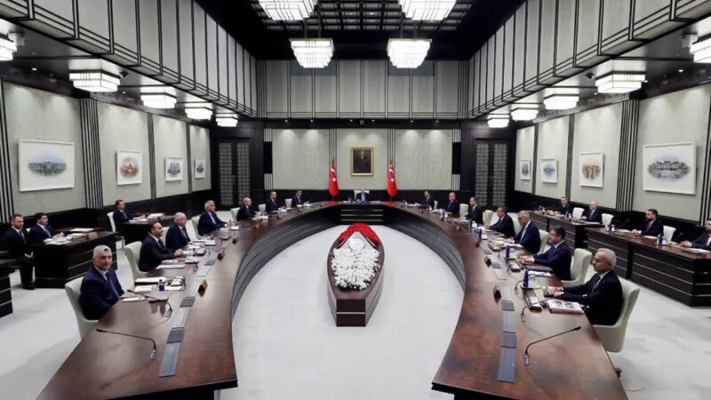 Kabine toplanıyor! İşte masadaki başlıklar