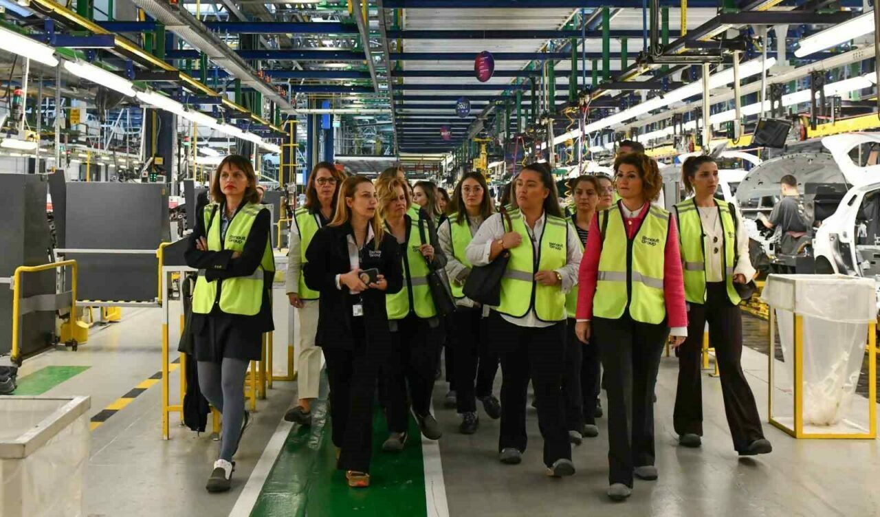 Kadının Güçlenmesi Bursa Platformu üyeleri buluştu Kadının Güçlenmesi Bursa Platformu üyeleri buluştu