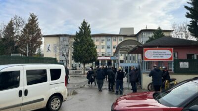 Lise bahçesinde rehine krizi