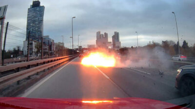 Makas atan sürücü bariyerlere çarptı