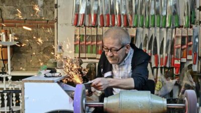 Mesleği dedesinden miras kaldı! 50-60 bin liraya çırak bulamıyor