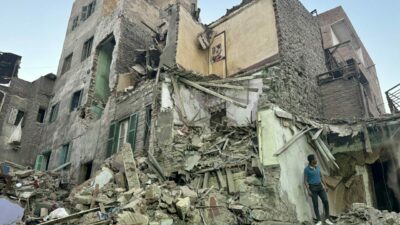 Mısır’da 5 katlı bina çöktü: 8 ölü