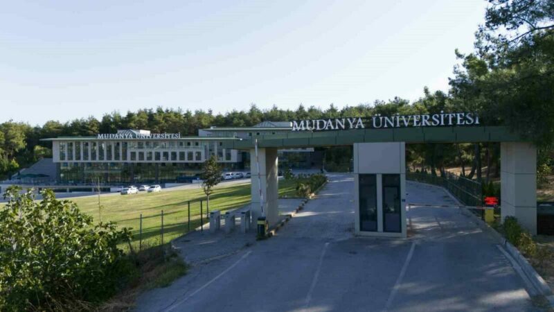 Mudanya Üniversitesi’nin rektörü değişti Mudanya Üniversitesi'nin yeni rektörü Prof. Dr. Ahmet Kesik oldu...
