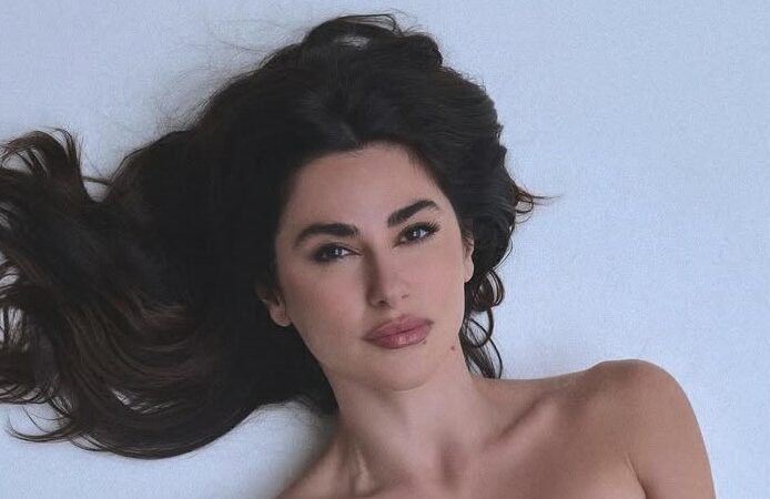 Bornozlu cesur pozları gündem oldu!