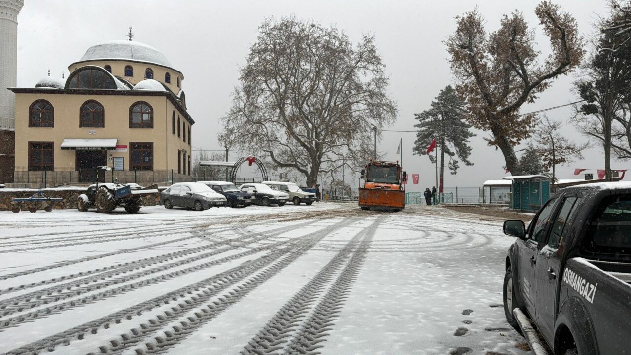 Bursa’da karla mücadele