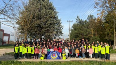 Adımları orman oldu