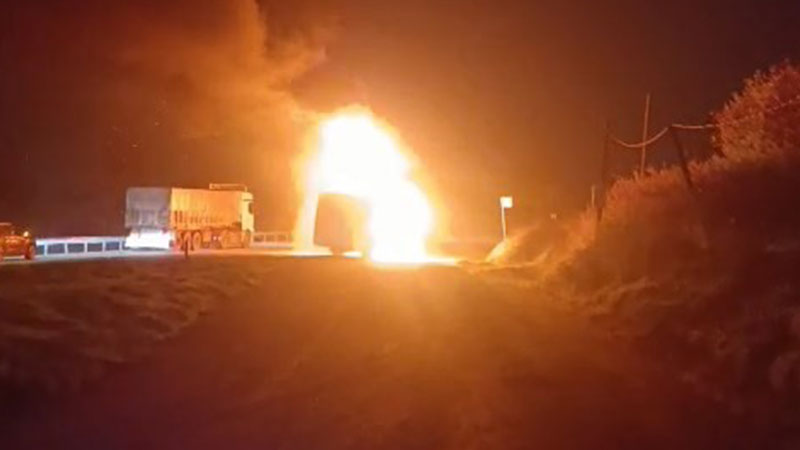 Bursa’da korku dolu anlar: Servis otobüsü alevlere teslim oldu Bursa’da korku dolu anlar: Servis otobüsü alevlere teslim oldu