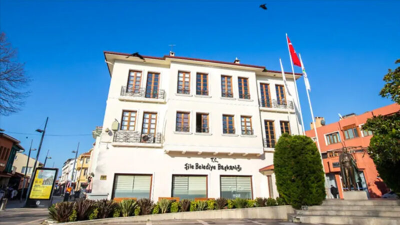 Sile Belediye Başkanı Özgür Kabadayı'nın da arasında bulunduğu 5 şüphelinin