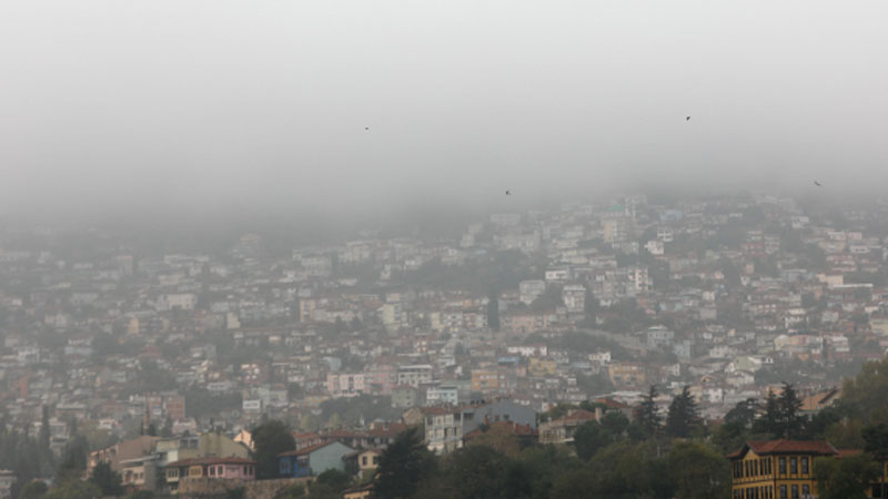 Bursa, yağmur ve sise teslim